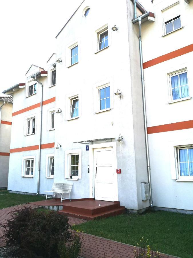 Arboretum Apartments Kornik Exterior photo